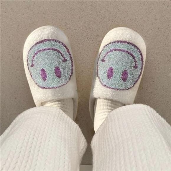 NEW Smile Face Slippers for Women – Retro Happy Face Plush Slippers, Soft & - Picture 6 of 7